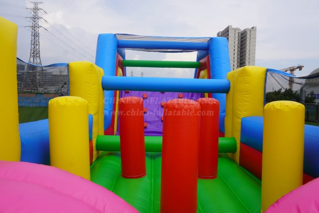 T7-1731 Inflatable Obstacle Course